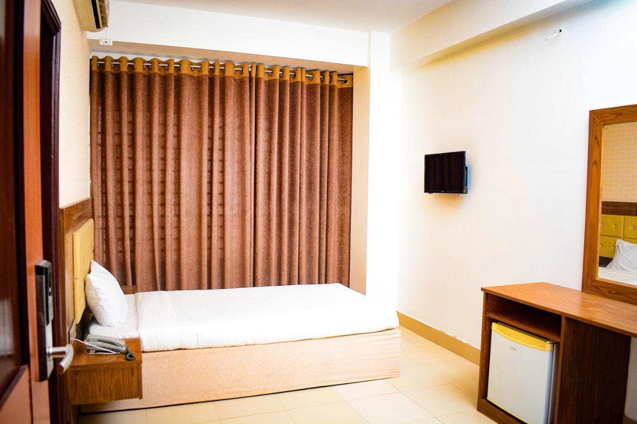 The Alina Hotel & Suites Chittagong Bagian luar foto