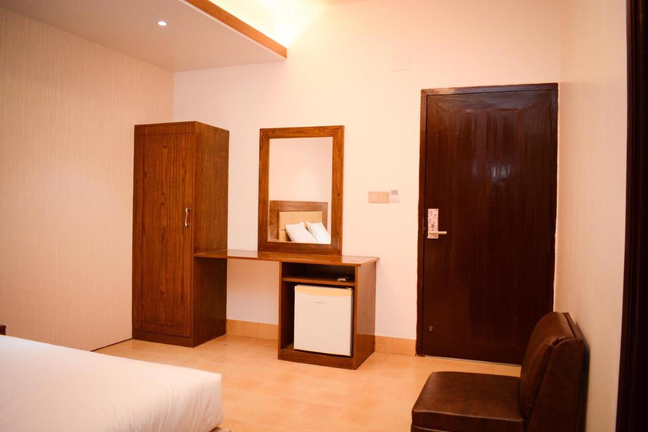 The Alina Hotel & Suites Chittagong Bagian luar foto