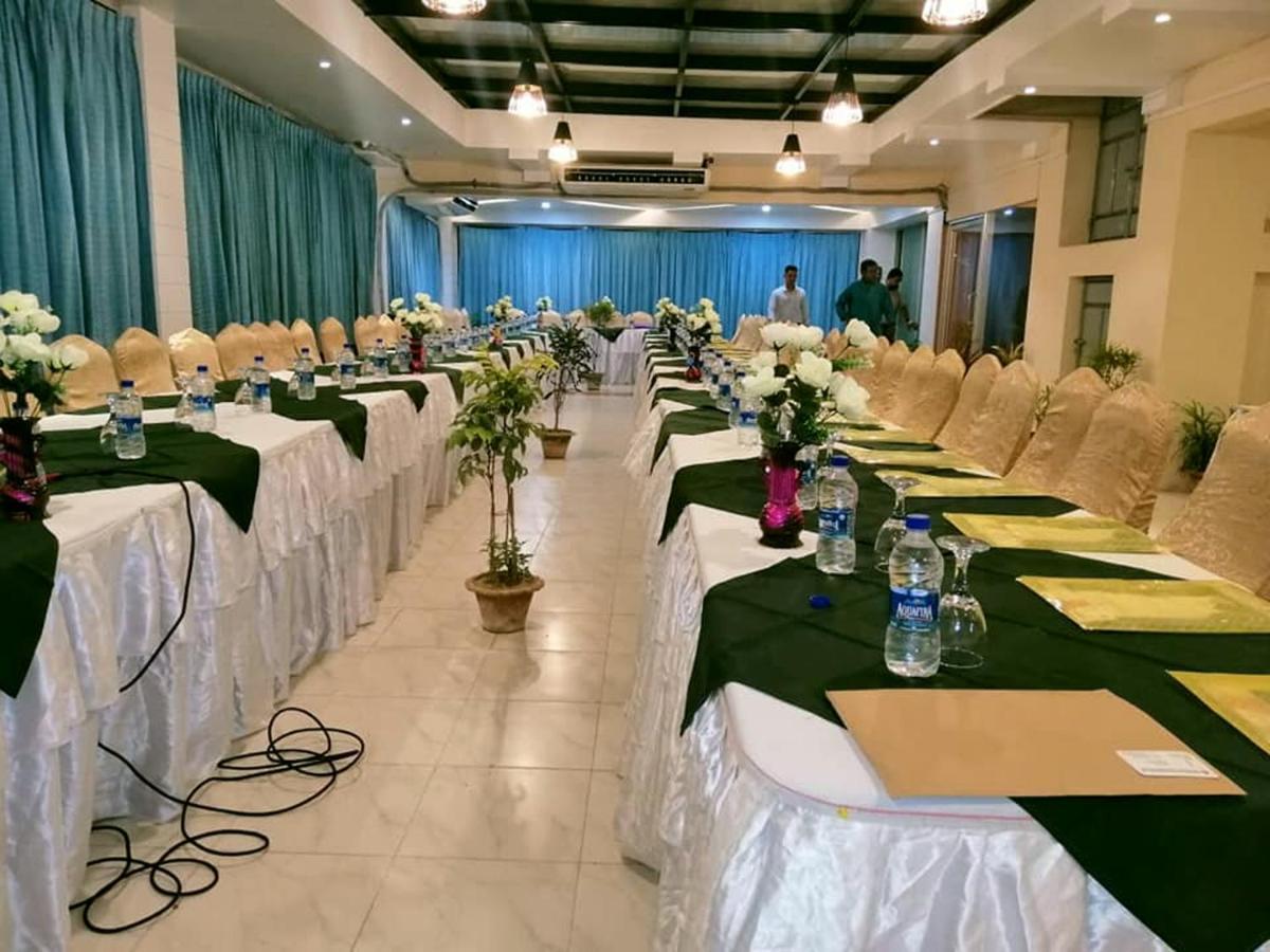 The Alina Hotel & Suites Chittagong Bagian luar foto